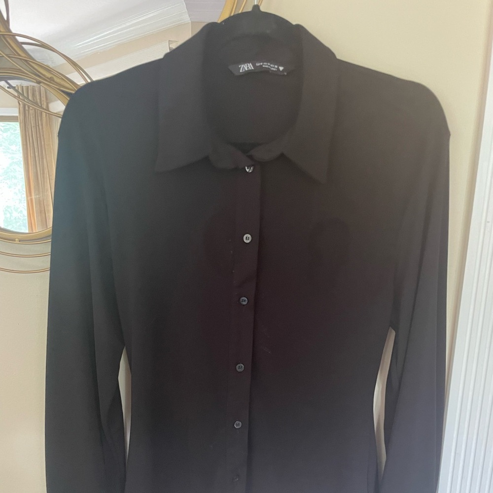 Zara - Black - knit - blouse - EUC- L/S - size M - tapered at waist